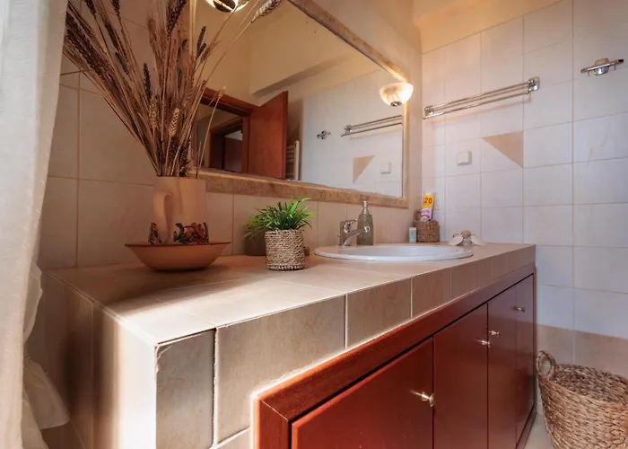 Geomare Απολακκιά